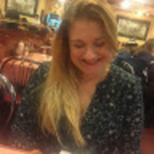 Meet your Posher, Hilary